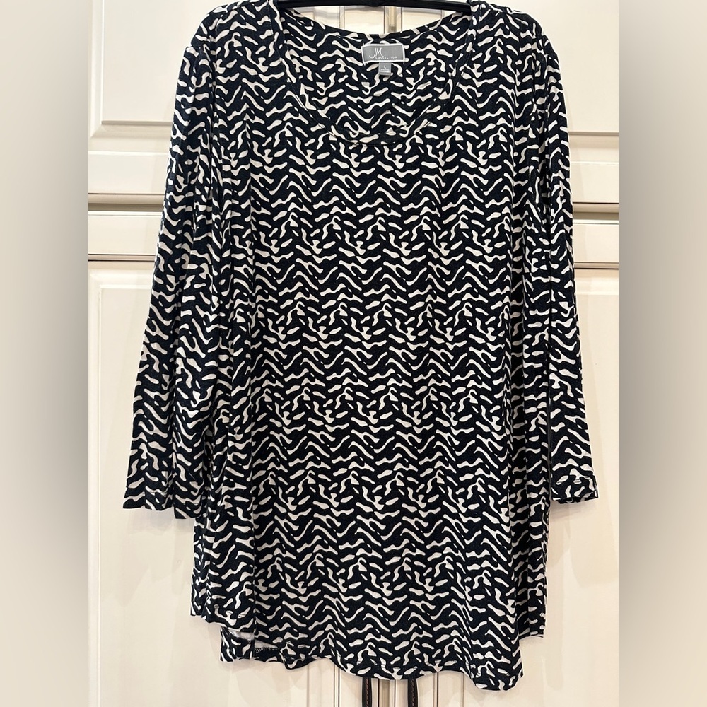 JM Collection Black and White Abstract Top